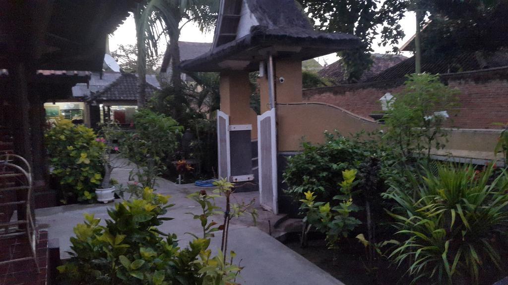 גילי טרוונגן Trawangan Cottages מראה חיצוני תמונה